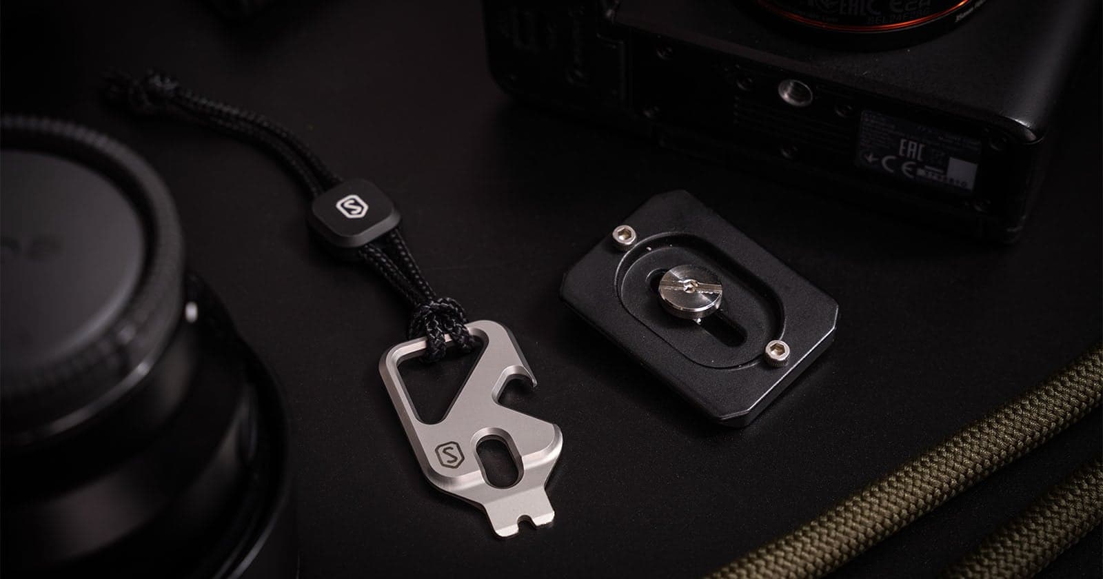 This Rugged and Compact Multitool Solves Tripod and L-Plate Woes